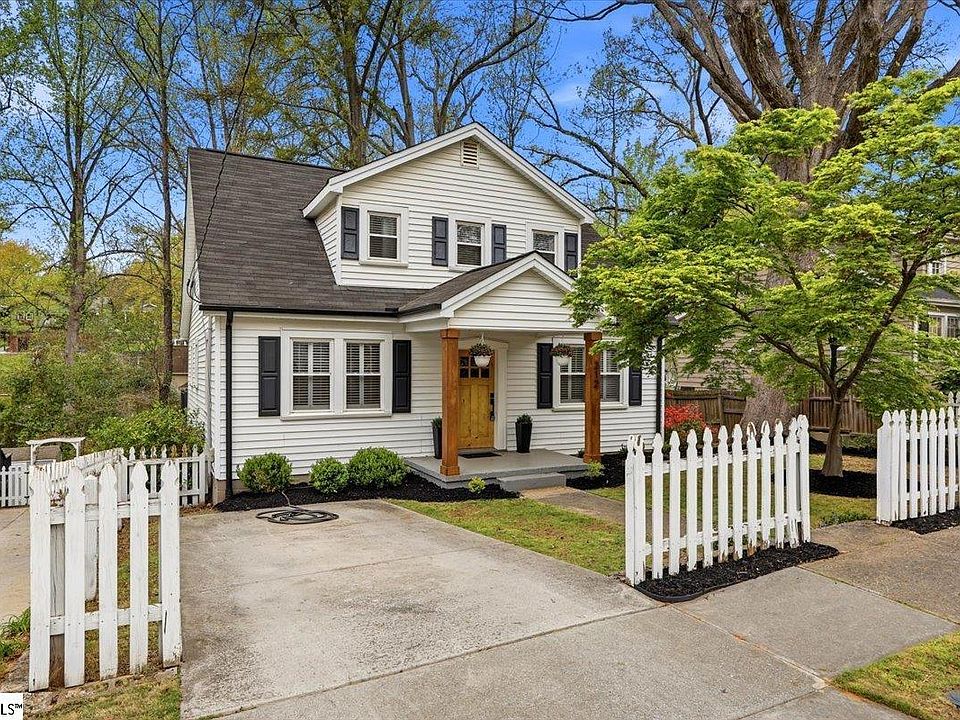 1st image of 212 Briarcliff Dr