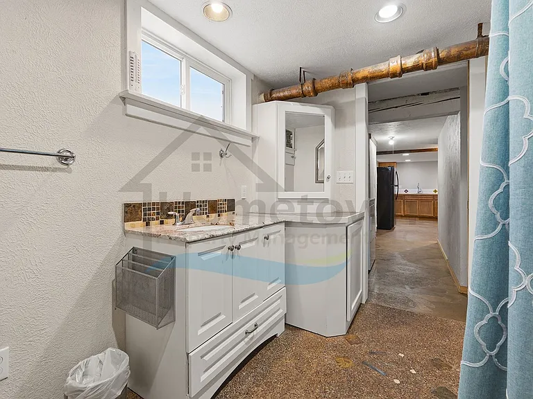 801 E Harrison Ave — Photo 25