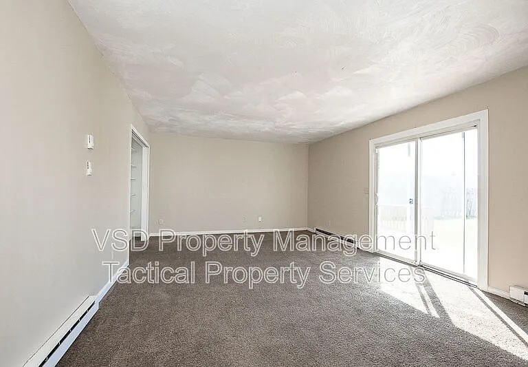 374 E 232nd St — Photo 16