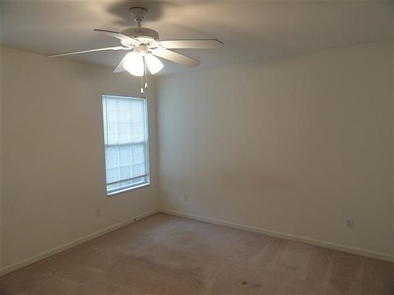 4th image of 36 Shawnee Trl