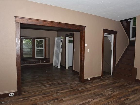 5th image of 3197 W 98th St