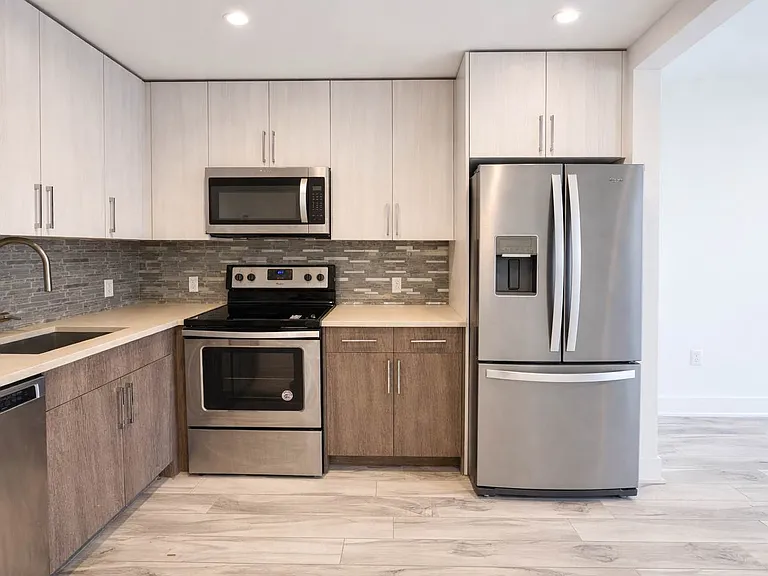 27-15 Astoria Blvd #4C — Photo 3