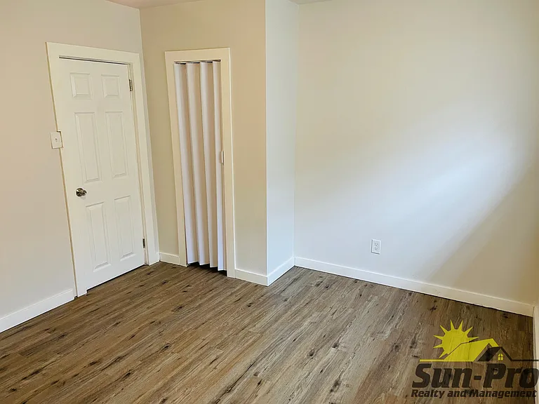 708 Georgia St #1 — Photo 9