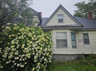 15 Heald St, Madison, ME 04950