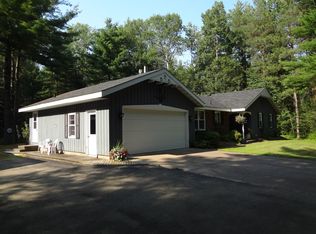 E1120 Pleasant Park Ln, Waupaca, WI 54981