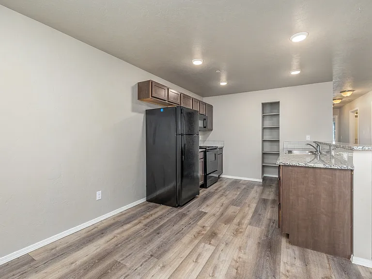4305 S 10th Ave #4305-102 — Photo 11