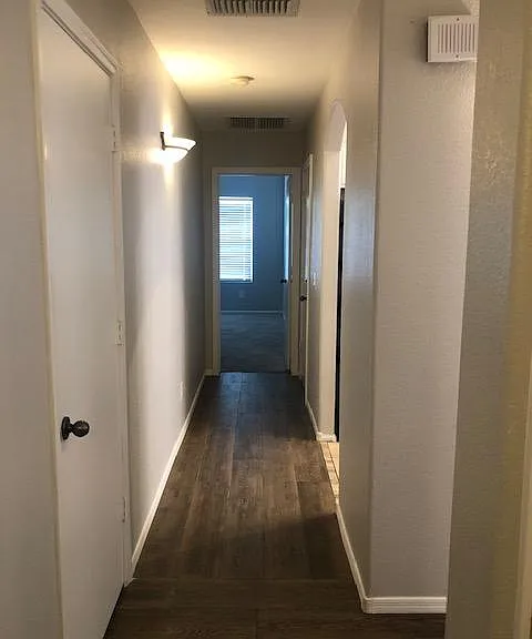 960 E Mountain View Rd — Photo 13