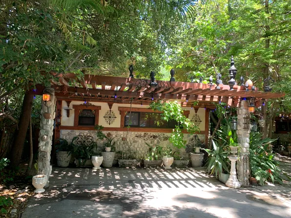 (undisclosed Address), Van Nuys, CA 91401