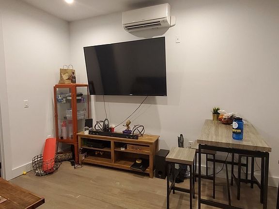 5th image of 245 N 8th St #109