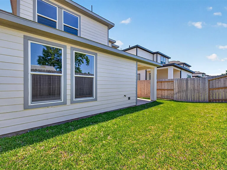 702 Sonfield Dr — Photo 48