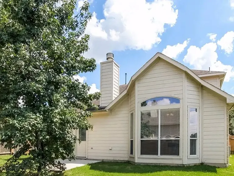 8902 Rolling Rapids Rd — Photo 9