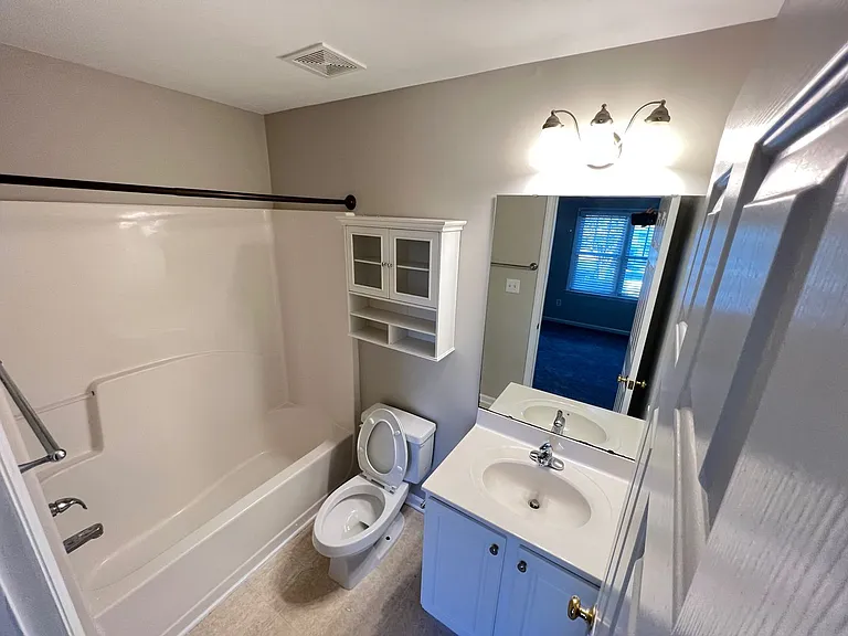50303 Governors Dr — Photo 11