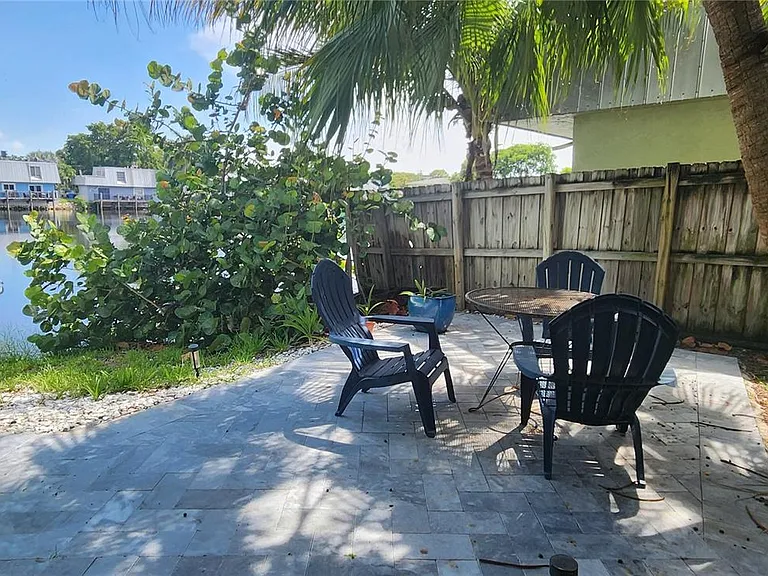 4081 NE 14th Ave — Photo 34