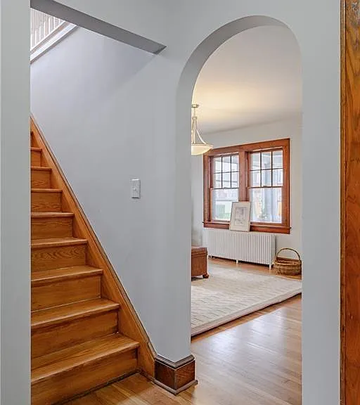 stairs to 2nd FL