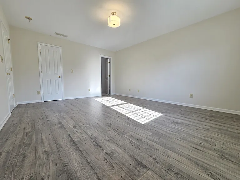 12694 Sovereign Ln — Photo 11