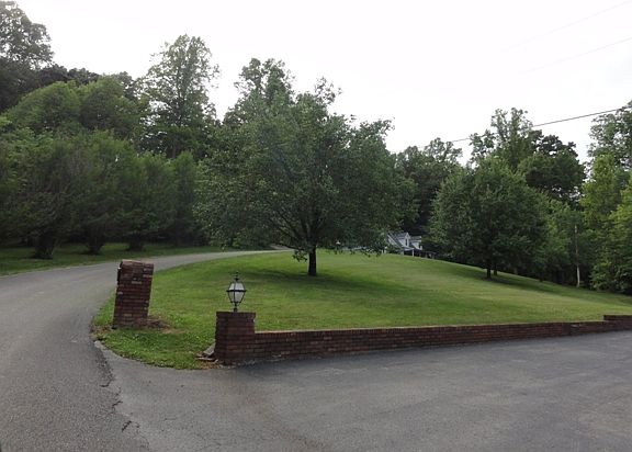 2nd image of 301 Pine Valley