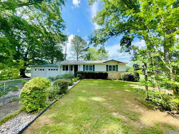 1386 Johnson Hollow Rd, Grant, AL 35747