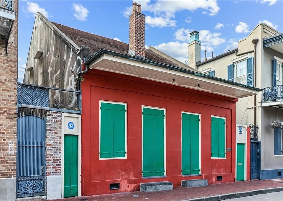 1st image of 825 Bourbon St