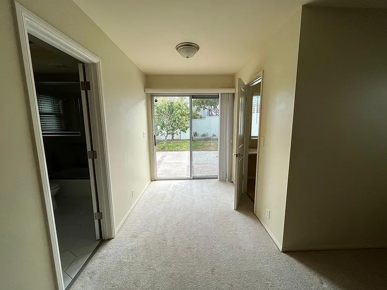1133 W Crestwood Ave — Photo 13