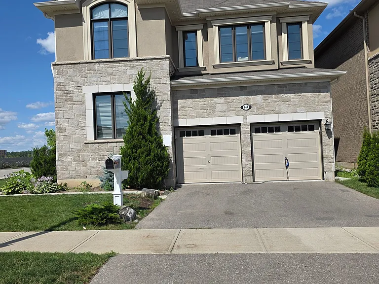 744 Kennedy Cir W #UPPER — Photo 4