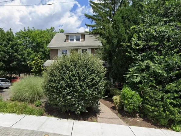9 Laurel Pl, Montclair, NJ 07043