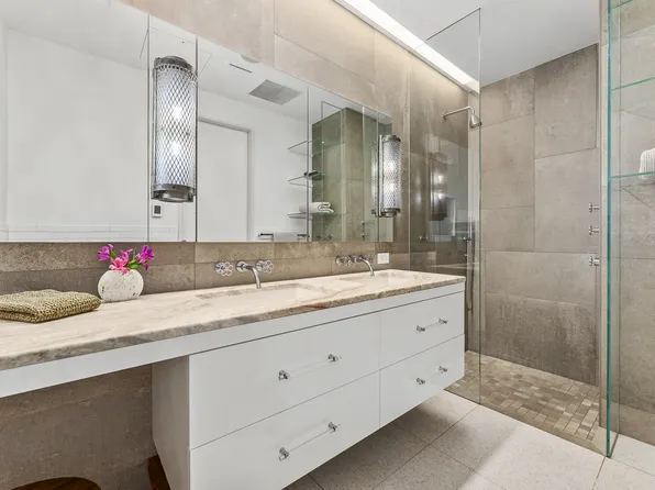 214 Riverside Drive image 9 of 16