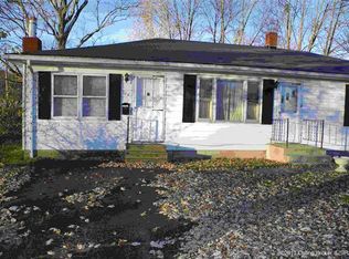 524 W Main St, Austin, IN 47102