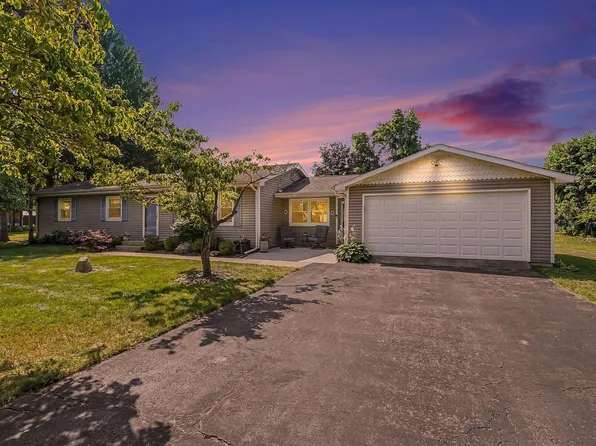 28783 Sarabyn St, Dowagiac, MI 49047