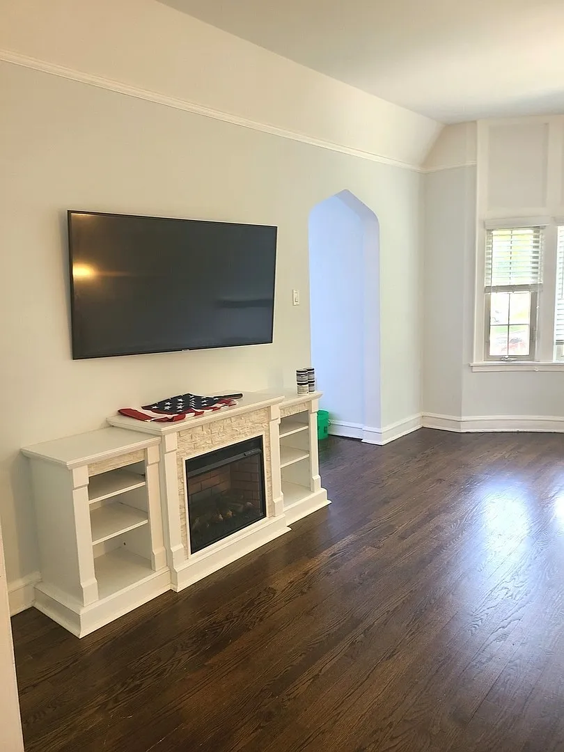 2 bed, 1200 sqft, $2,400 — Photo 4