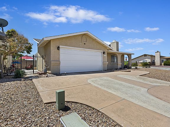 4th image of 15809 Sandalwood Ln