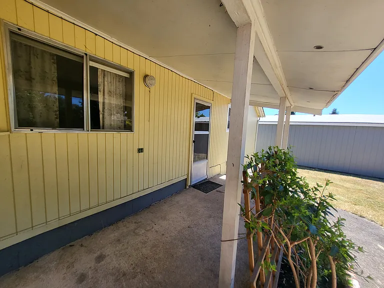 339 N G St — Photo 13