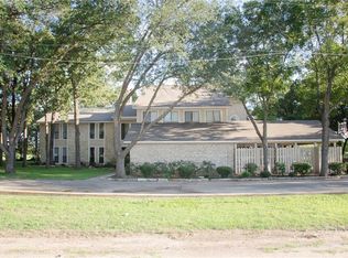 135 Champions Dr, Rockdale, TX 76567
