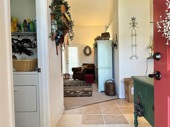 5th image of 24 Burbank Dr