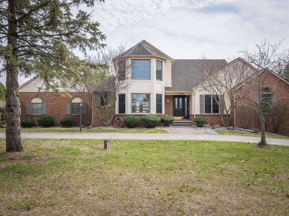 11836 Larkins Rd, Brighton, MI 48114