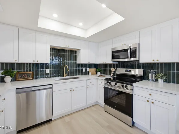 8011 N 49TH Avenue, Glendale, AZ 85302