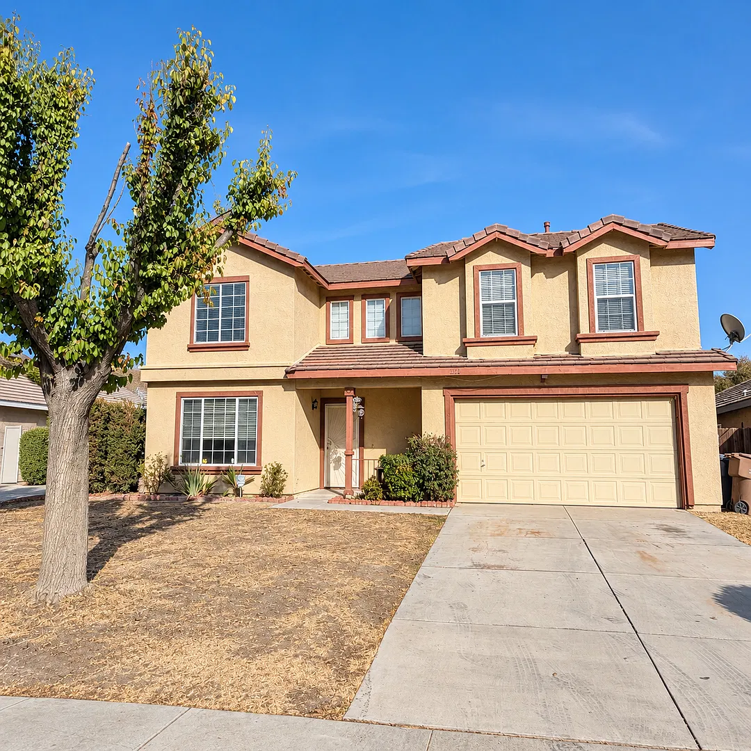 Spacious Southwest Bakersfield Home $2,300/Month — Photo 1