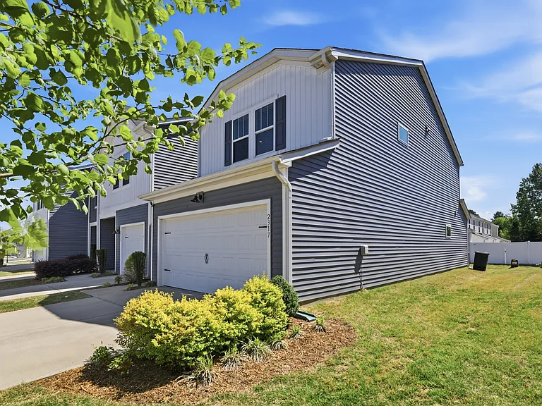 2317 Belterra Dr — Photo 32