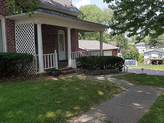 2nd image of 1007 Stone St