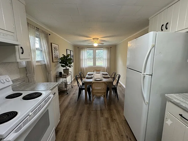 21 Reservoir Rd #4 — Photo 6