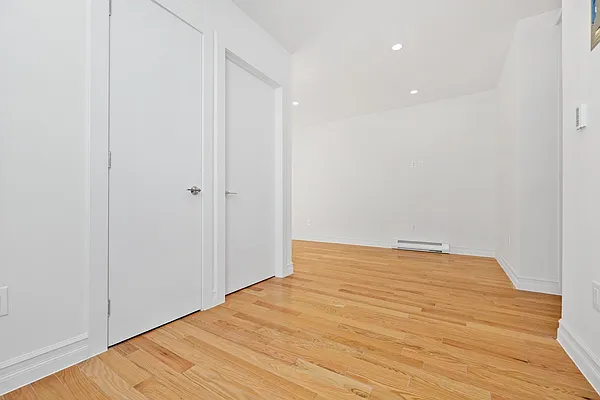 Rented by REAL New York | media 10