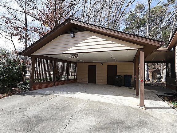 3rd image of 6209 Summerfield Dr