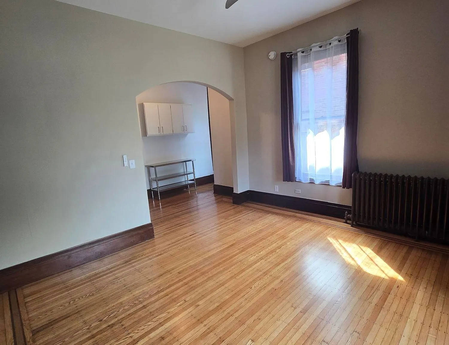 1 bed, 1.0 bath, 600 sqft, $1,295 — Photo 2