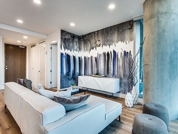 5th image of 3130 N Harwood St #8SYIHV