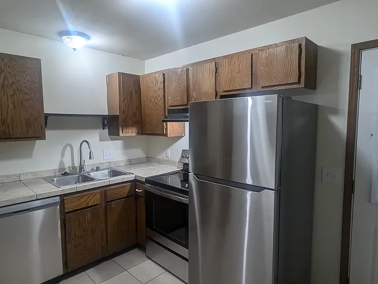 687 N Betty Jo Dr — Photo 3