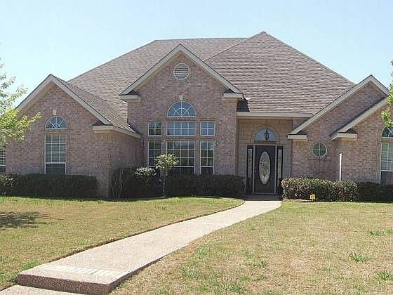 1st image of 555 Cobblestone Ln