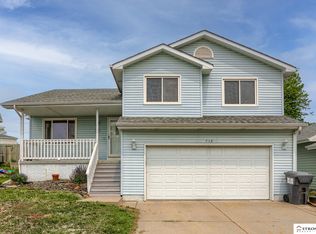 712 Yukon Ct, Lincoln, NE 68521
