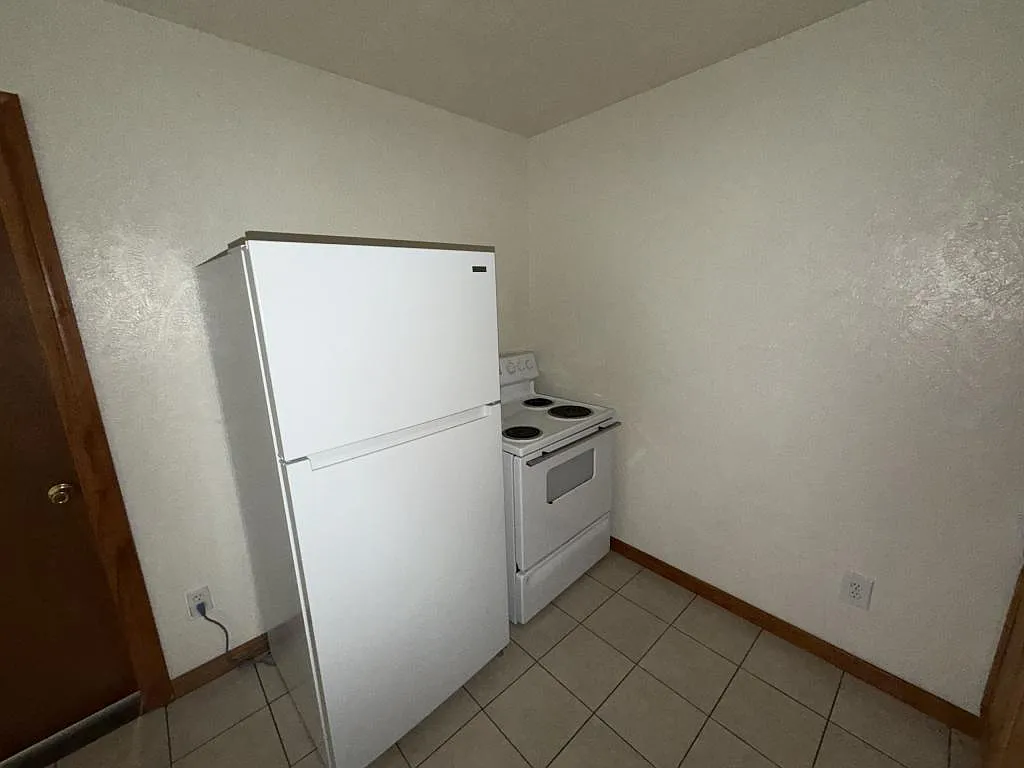 531 W 14th St, #B — Photo 4