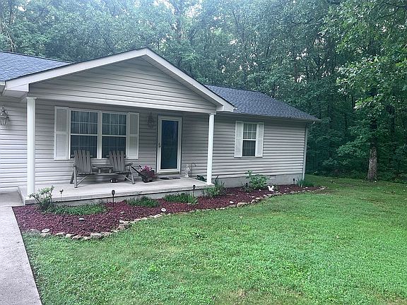 3rd image of 307 Sheffield Ln