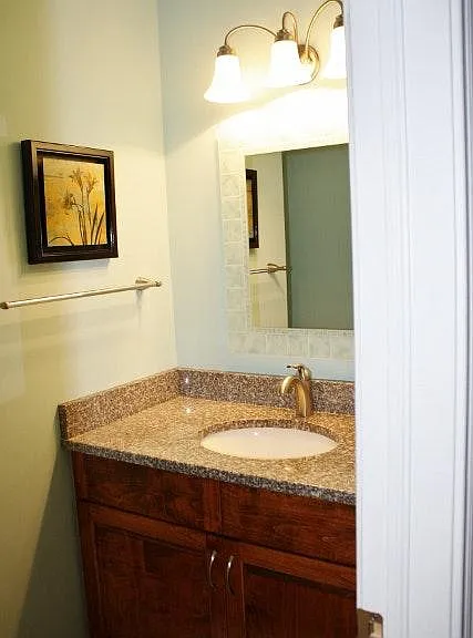 515 Virginia Ave — Photo 3