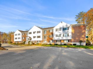 25 Clarks Rd APT 208, Amesbury, MA 01913